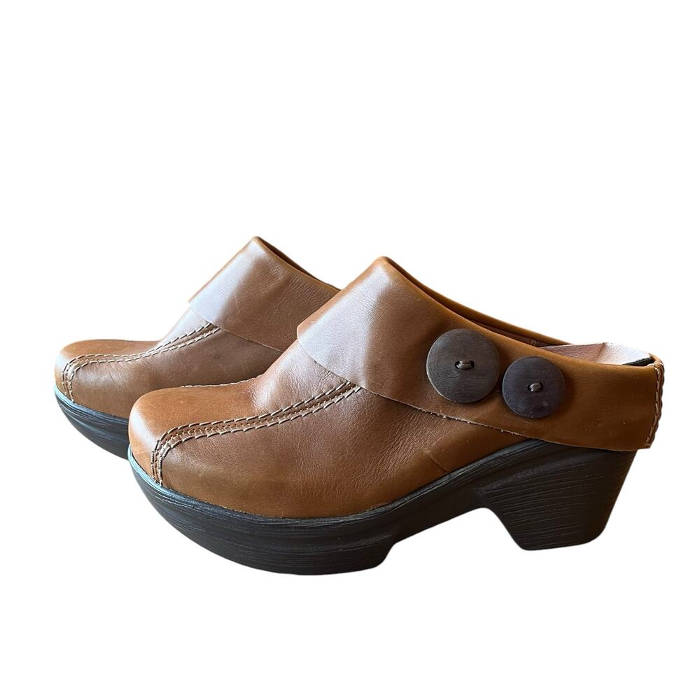 Sanita Nikolette Clogs Mules Women's Size 36 Tan Leather Button Detail Comfort